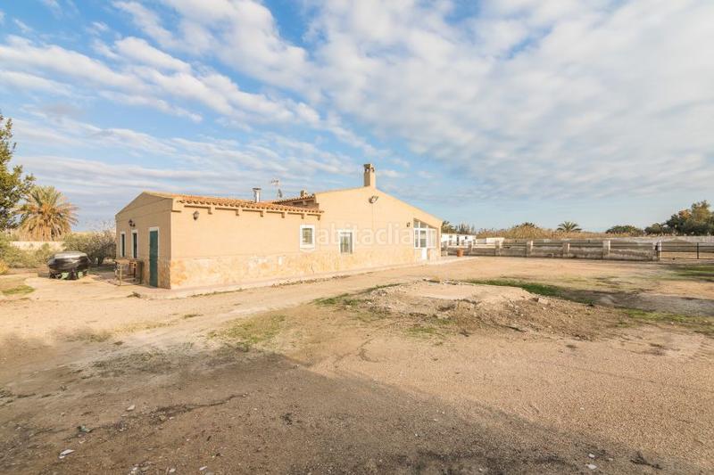 Foto bcfc719d-3abe-4c32-adc0-13fe2f0ead42. Chalet en baya-alta 46 en Las Bayas Elche / Elx