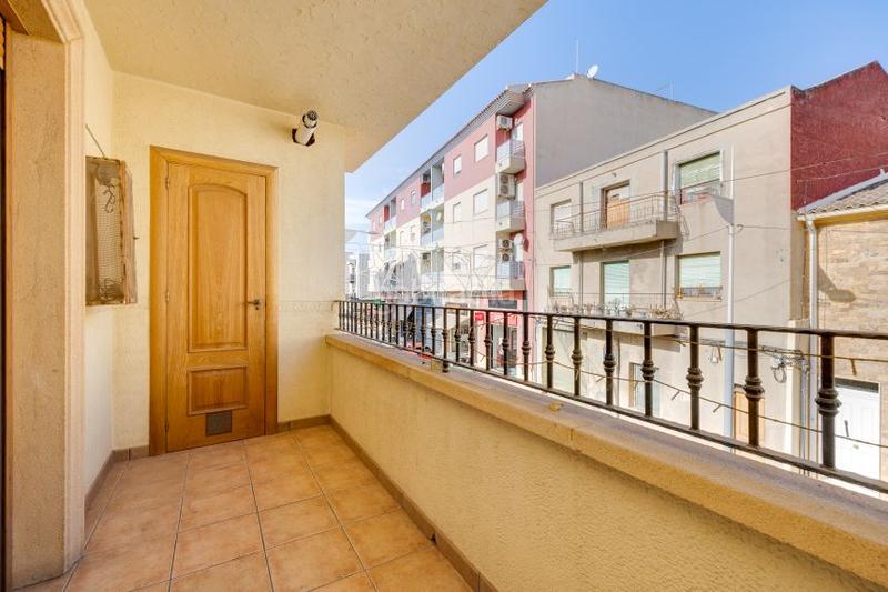 Foto 9dc229a7-c95b-4215-8d5e-fc8a35ddd1b7. Casa a schiera in calle cortés valencianas 22 in Rojales