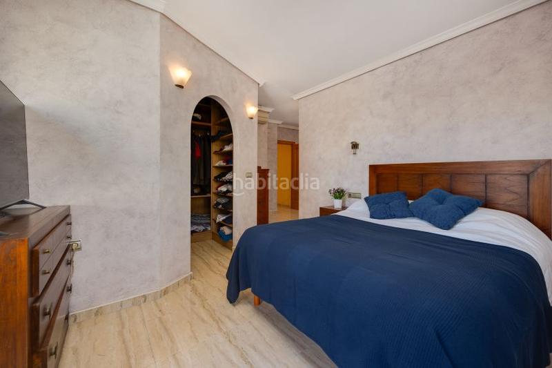 Foto 11afb3b0-6f1c-4a11-8425-537f883dafe7. Casa adossada a calle cortés valencianas 22 a Rojales