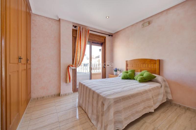 Foto 26be41c5-e0b9-44de-a32c-9a0f2532cd7c. Casa adossada a calle cortés valencianas 22 a Rojales