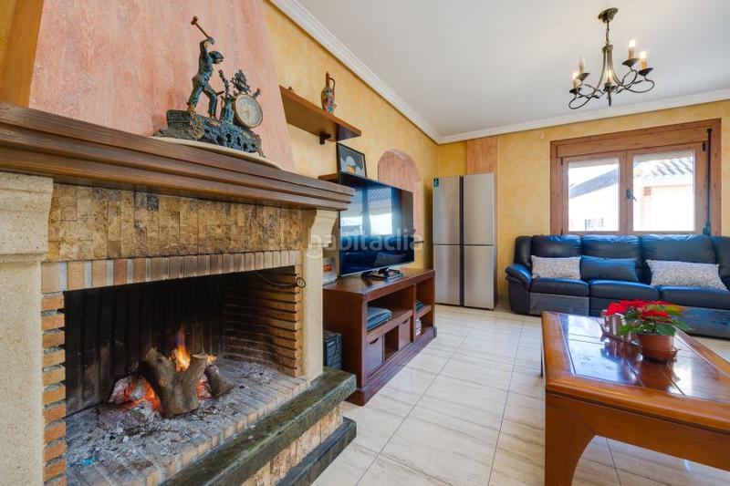 Foto 61f80930-1d15-45c1-a855-0518e4f6a891. Casa adossada a calle cortés valencianas 22 a Rojales