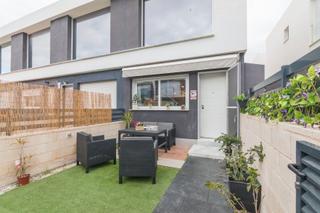 Semi detached house in Carrer de xipre 70