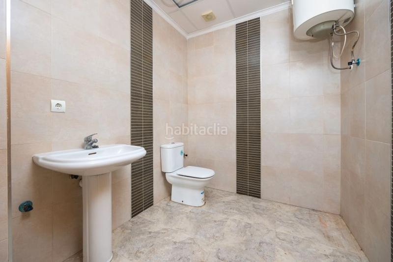 Foto 89750b84-cc9e-4f30-a58f-5cf3e6518f1e. Geschäftsraum in calle doctor fleming 7 in Almoradí