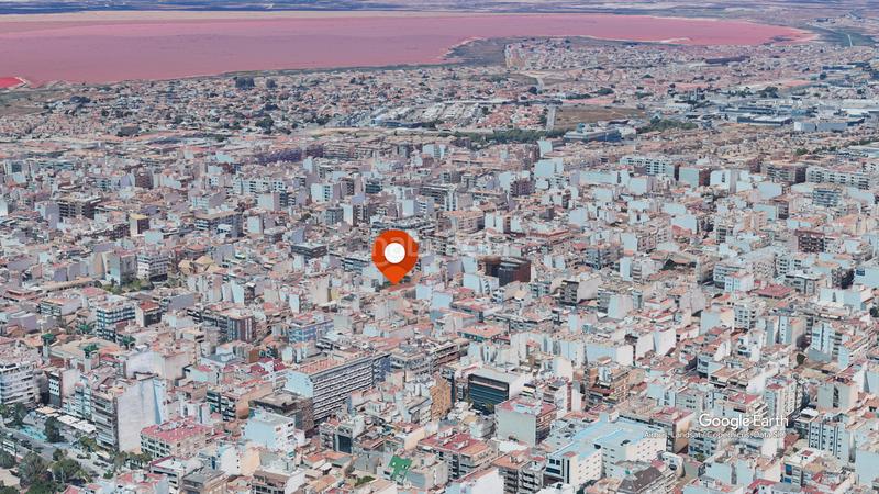 Foto e189978b-32ec-4ae7-b57d-eaf45e3f230f. Terreno residencial en calle maria parodi 49 en Centro - Muelle Pesquero Torrevieja