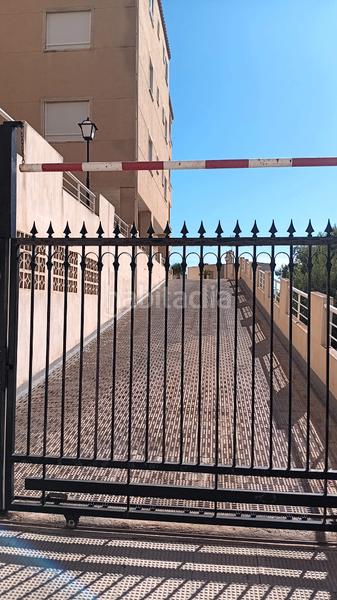 Foto 992c0a7e-dadc-4ec8-9c29-e87d269a29db. Posto auto in carrer del mar 44 in Calas Santiago Bernabeu Santa Pola