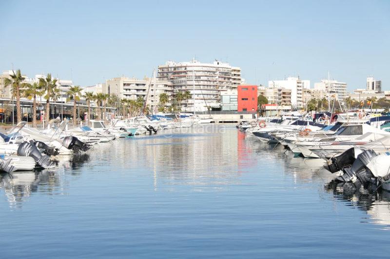 Foto 344e5d94-aa54-4ccd-bb42-6a3a269b8e72. Alquiler piso en calle juan torres batiste 4 en Centro Santa Pola