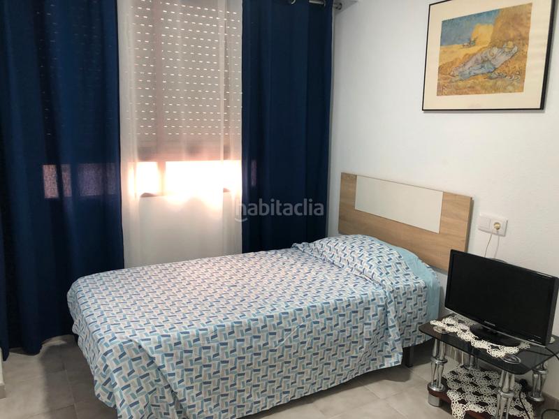 Foto 75e2f180-1b4e-45f7-80ac-52d09f947e1c. Alquiler piso en calle juan torres batiste 4 en Centro Santa Pola