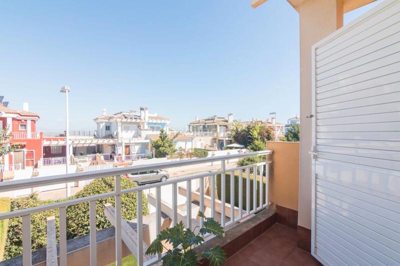 Foto b88cc3bf-d729-457a-b07d-53605bab88a7. Casa adosada en calle monte de Santa Pola 10 en Monte Faro-Altomar II Santa Pola