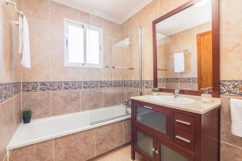 Foto eeec310b-f06e-45c8-9d18-7bdc56ca9092. Casa adosada en calle monte de Santa Pola 10 en Monte Faro-Altomar II Santa Pola