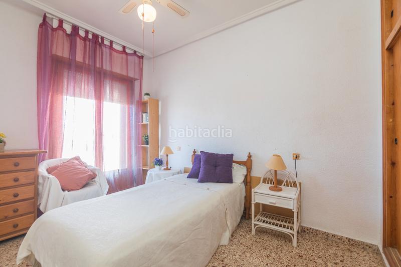 Foto 97518d37-54bd-484c-97a5-c25b1f1adf8a. Casa adosada en avinguda verge del pilar 54 en Gran Playa Santa Pola