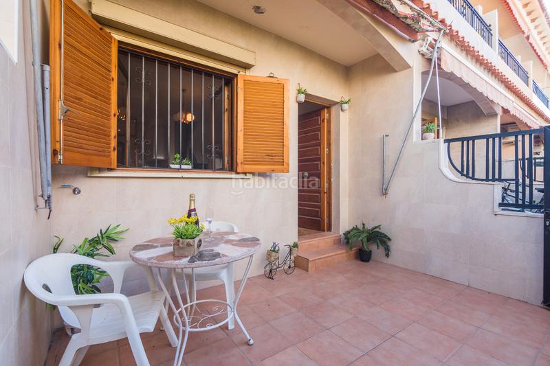 Foto b02255b0-c465-43ff-be9a-f7b6cef45e06. Casa a schiera in calle cox 10 in Gran Playa Santa Pola