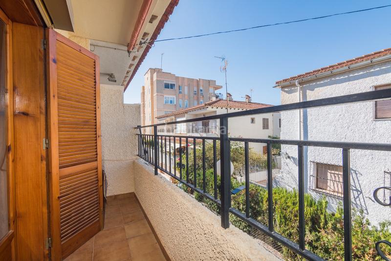 Foto 10da5168-b651-414e-9a5c-81b81ee3f734. Casa adosada en calle cox 10 en Gran Playa Santa Pola