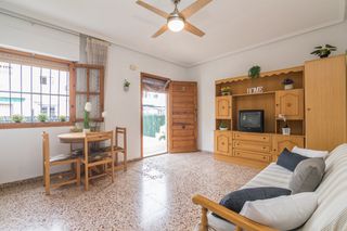 Casa en Calle severiano ballesteros 6. ¡tu bungalow adosado junto al club nautico de de santa pola!