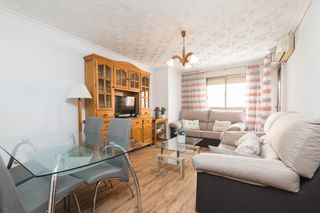 Flat in Carrer espoz y mina 7. ¡oportunidad en el corazón de santa pola!