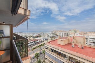 Pis  Calle fernando pérez ojeda 17. Descubre esta espectacular vivienda en santa pola