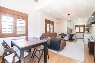 Chalet in Calle parís 37. Casa independiente totalmente reformada en esquina con parcela