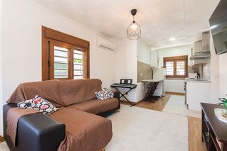 Chalet in Calle parís 37. Casa independiente totalmente reformada en esquina con parcela