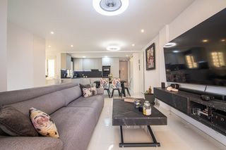Appartement  Carrer juan sebastián elcano 160. Espectacular apartamento de diseño totalmente reformado
