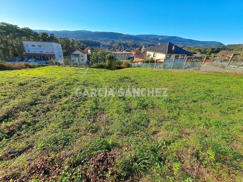 Foto bfc1d6df-5685-446b-b1aa-e93be7b28e00. Terreno residencial en aldea fonte susan 3 solar con proyecto y licencia en Rianxo