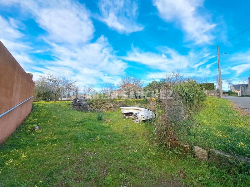 Foto 1f3bec36-a8ac-4472-ba6d-bd816431ec65. Terreny residencial a aldea abanqueiro 45 a Boiro