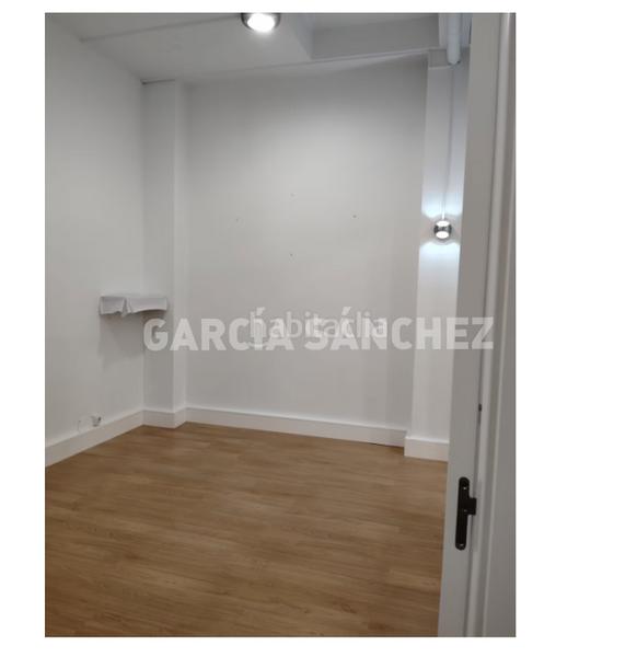 Foto 4fa66b1b-6fd3-4c37-a94b-4345777cb335. Geschäftsraum in rúa carcasia 17 in Noia