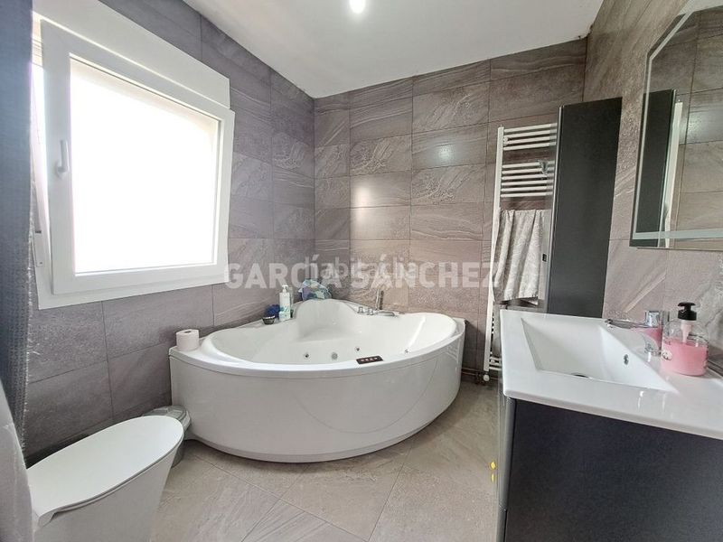 Foto 0e54ed63-c8c1-451f-92c1-0d939dc0944a. Chalet en aldea abanqueiro 28 en Boiro
