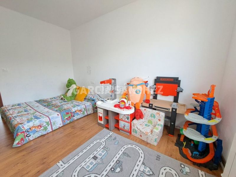 Foto a14f7bbc-aca0-4b2e-a4fd-d4c759da26ea. Xalet a aldea abanqueiro 28 a Boiro