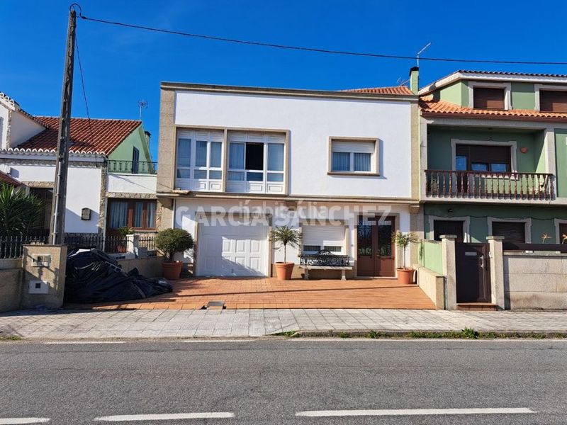 Foto 4dfc67fa-4150-4521-9574-09cf2c11abbb. Doppelhaus in rua 1 angustia 8 in Pobra do Caramiñal (A)