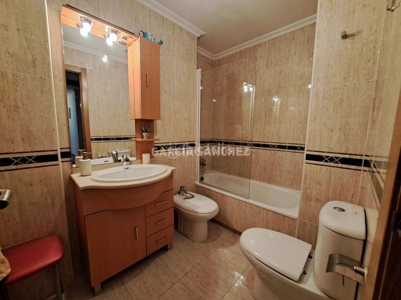 Foto 353c7ee8-8917-4fc7-9b57-53b1c9cd67ba. Apartament a avenida da constitución 14 a Boiro