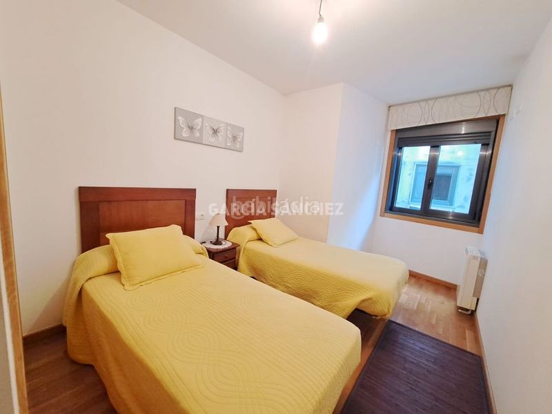 Foto d85f015c-d779-4fa2-be88-dd2d67b0ffef. Apartament a avenida da constitución 14 a Boiro