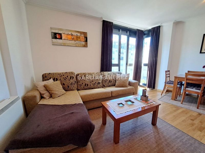 Foto e6ef7f14-ac4d-4d13-9ebb-f5e875da96d1. Apartament a avenida da constitución 14 a Boiro