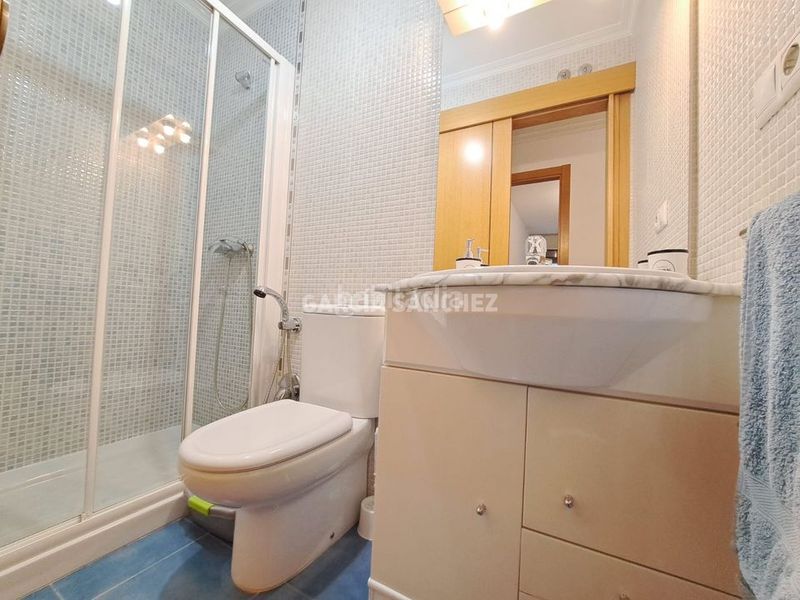 Foto f93ba3b5-39f5-4538-b865-ece243315cb5. Apartament a avenida da constitución 14 a Boiro