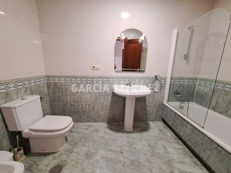 Foto ca7fddc6-0822-477f-af74-a928576a9098. Appartement avec parking dans Boiro