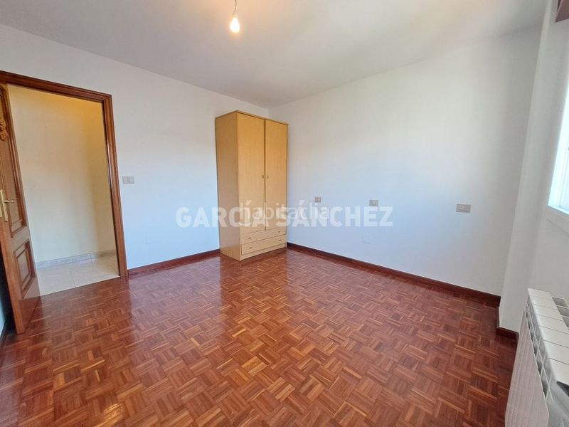 Foto baf1445a-3afe-40d5-9537-0477b82e0e55. Piso en avenida da constitución 73 en Boiro