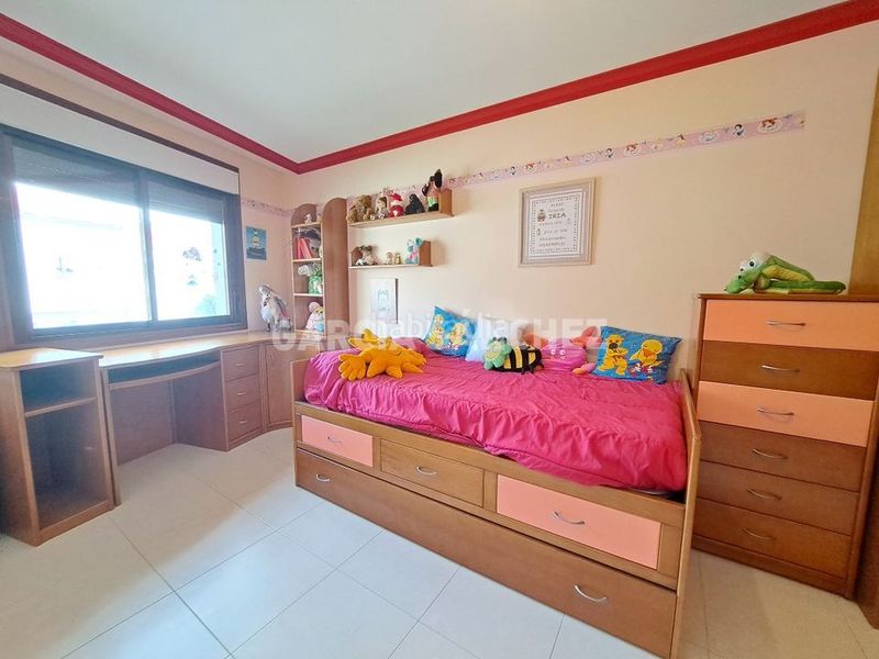 Foto 98c8a5d0-d8c2-49a6-b8c2-c4c5f2b46b53. Apartamento en Boiro