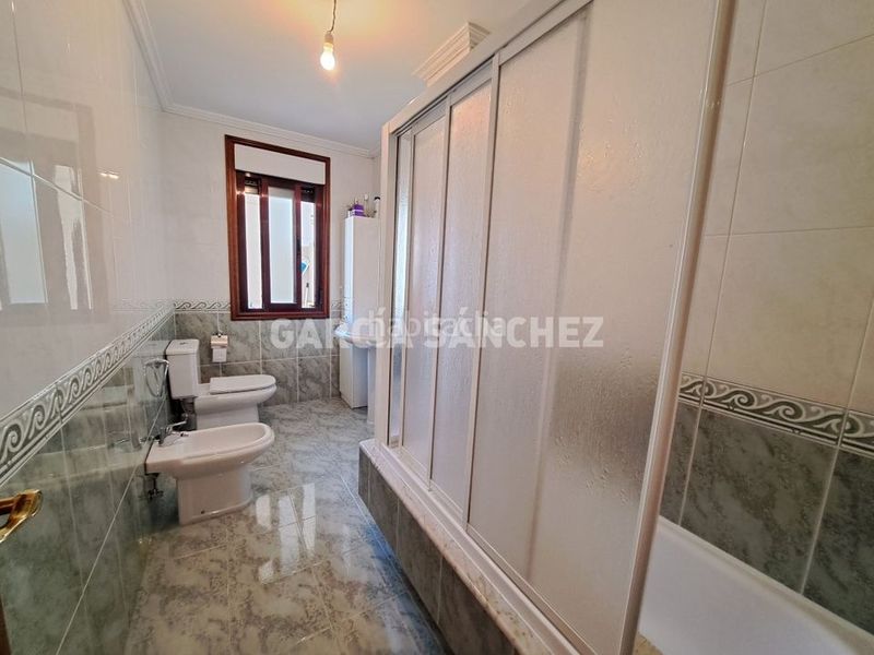 Foto cb6f1d47-34ba-45d0-95f4-4c95789795c7. Apartamento en Boiro