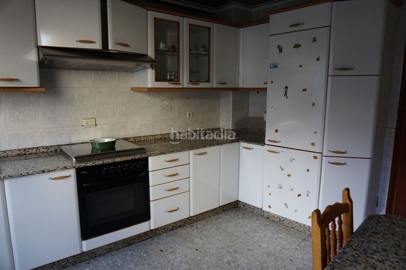 Foto e7e18a4c-0a87-4dfe-9966-b30778e3fe9d. Casa adosada en rúa da praciña 32 en Rianxo