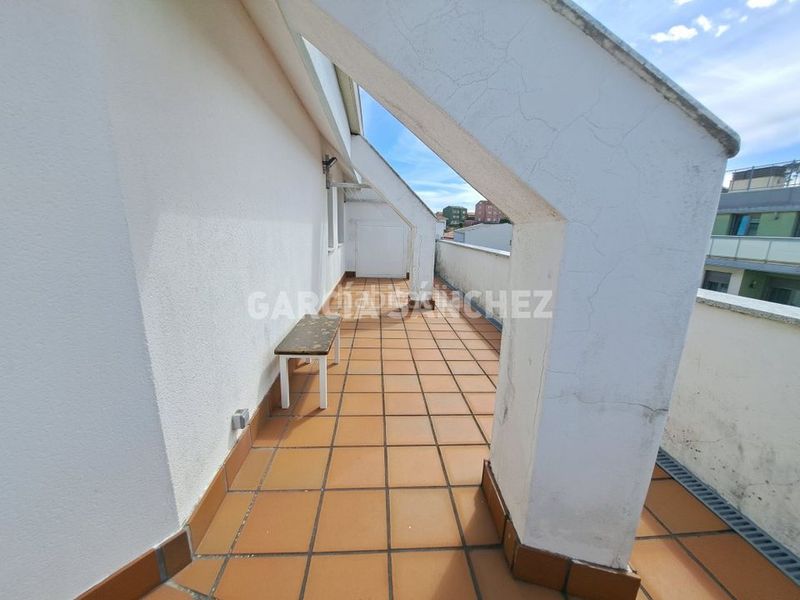 Foto 5712aca3-65c7-480e-9377-bb9a2a82e779. Pis amb aparcament a Boiro