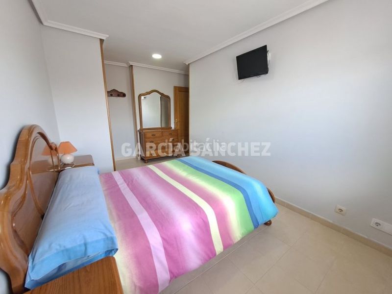 Foto 98807b0a-afdf-415a-acc0-4ea5874a39b5. Pis amb aparcament a Boiro