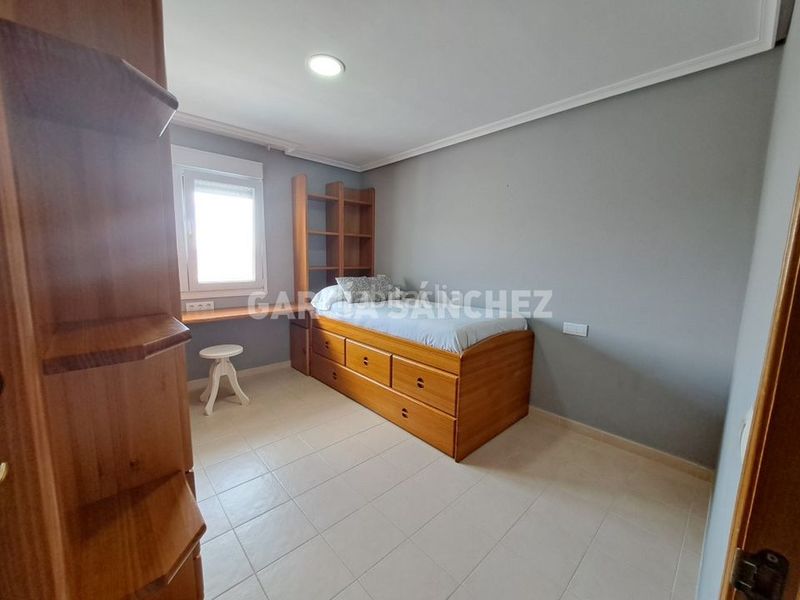 Foto 99a432da-2309-4938-a52b-0046cb032669. Pis amb aparcament a Boiro