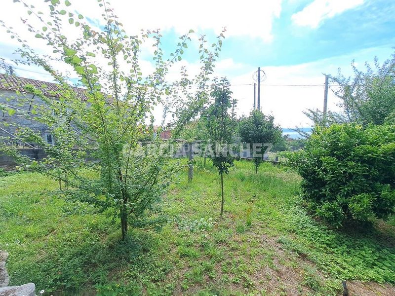 Foto 628c3764-e5ae-4dcf-bf47-140cdb2de22b. Terreny residencial a trevonzos 26 a Boiro