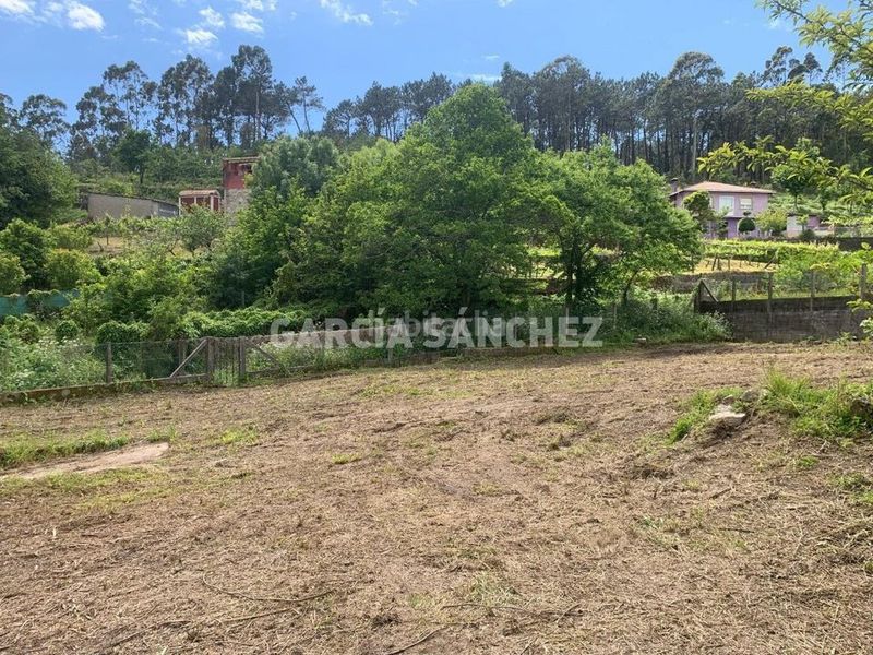 Foto 9d57d54b-45c8-4c2e-b7a5-c2c4743539d9. Terreny residencial a trevonzos 26 a Boiro