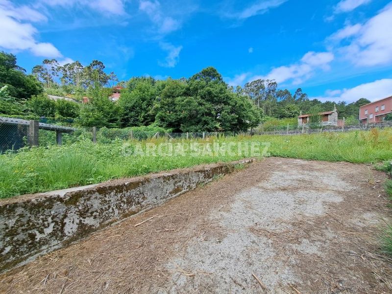 Foto db80ab10-8073-4d00-9f50-807a8bfe5162. Terreny residencial a trevonzos 26 a Boiro
