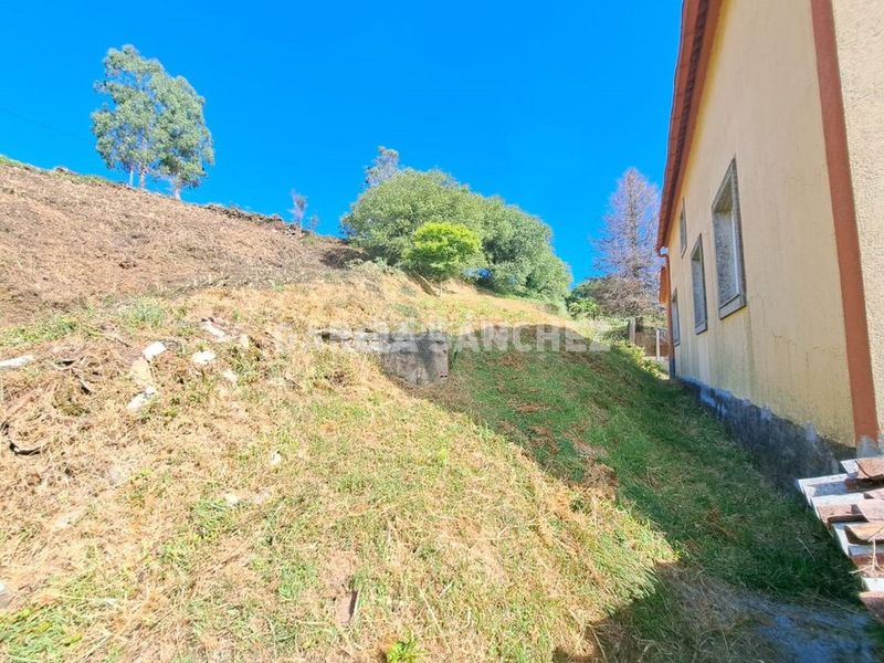 Foto 211aa30d-97e5-4ca8-b095-5405dd28f3b2. Casa a Boiro