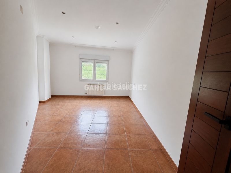 Foto 4bc607cc-4f87-4a5b-96db-a358747b7a44. Piso en Boiro