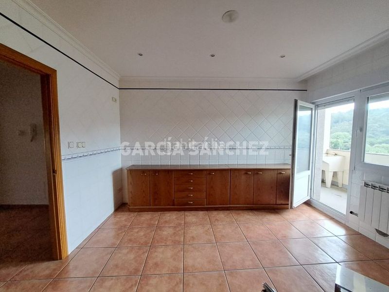 Foto 679d355d-803c-4235-914a-ab04c897c927. Piso en Boiro
