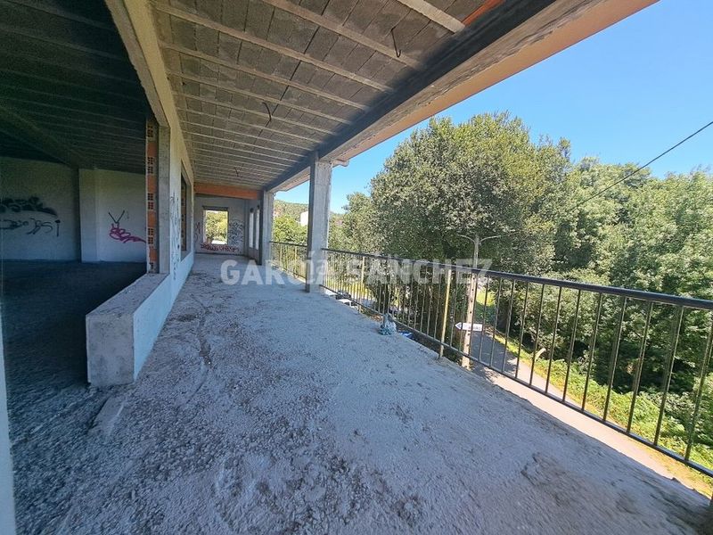 Foto 1d93cf8a-c7e0-405d-9627-dbff9dd203a2. Local comercial a Boiro