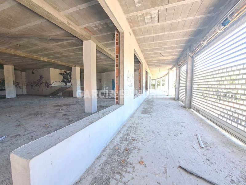 Foto f5b457dd-f39d-496c-be8e-b71d85ff0626. Local comercial a Boiro
