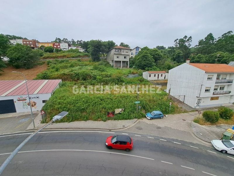 Foto 10d84851-021e-4dd5-b684-c8d333e57597. Terreny residencial a calle cimadevila 39 a Boiro