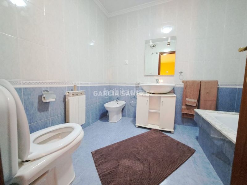 Foto a840c2eb-abb8-4a38-b32c-989e4bc4b4c1. Duplex avec chauffage dans Boiro